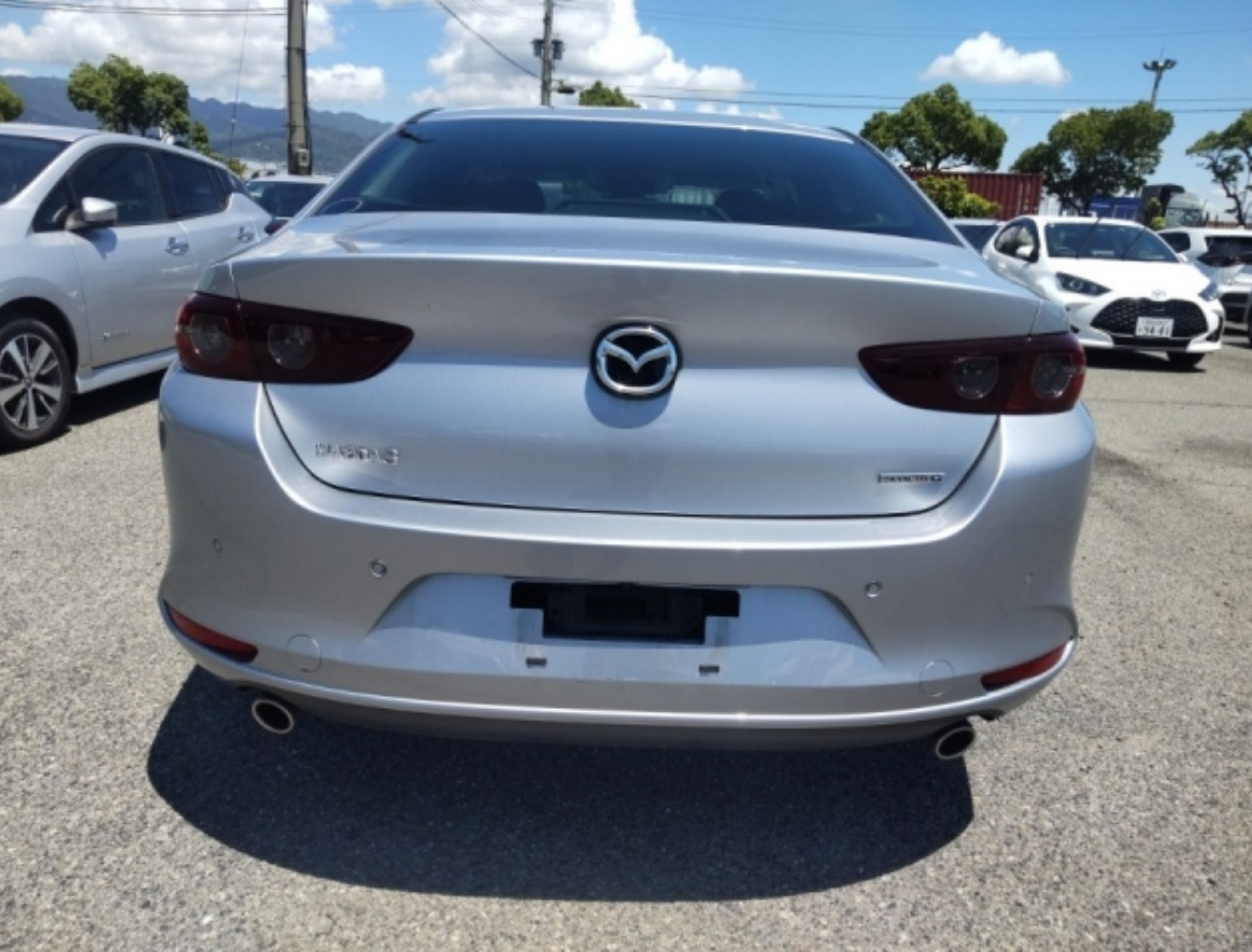 
Mazda 3  1.5S 2020 г. full									