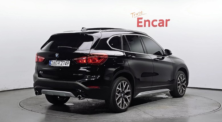 BMW X1 xDrive 20i xLine, 2022 г