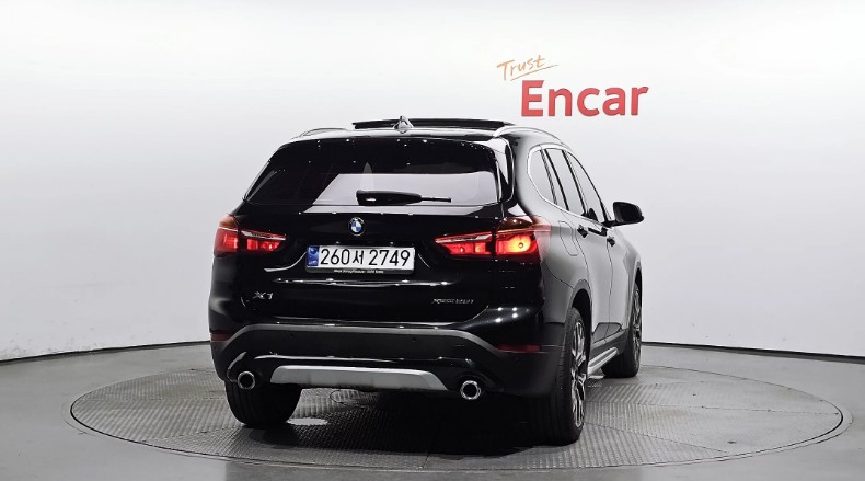 BMW X1 xDrive 20i xLine, 2022 г