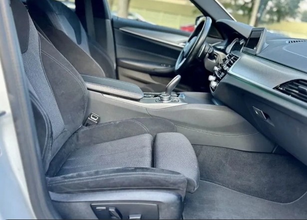 
BMW 520i G30/G31 2021г 34500км full									