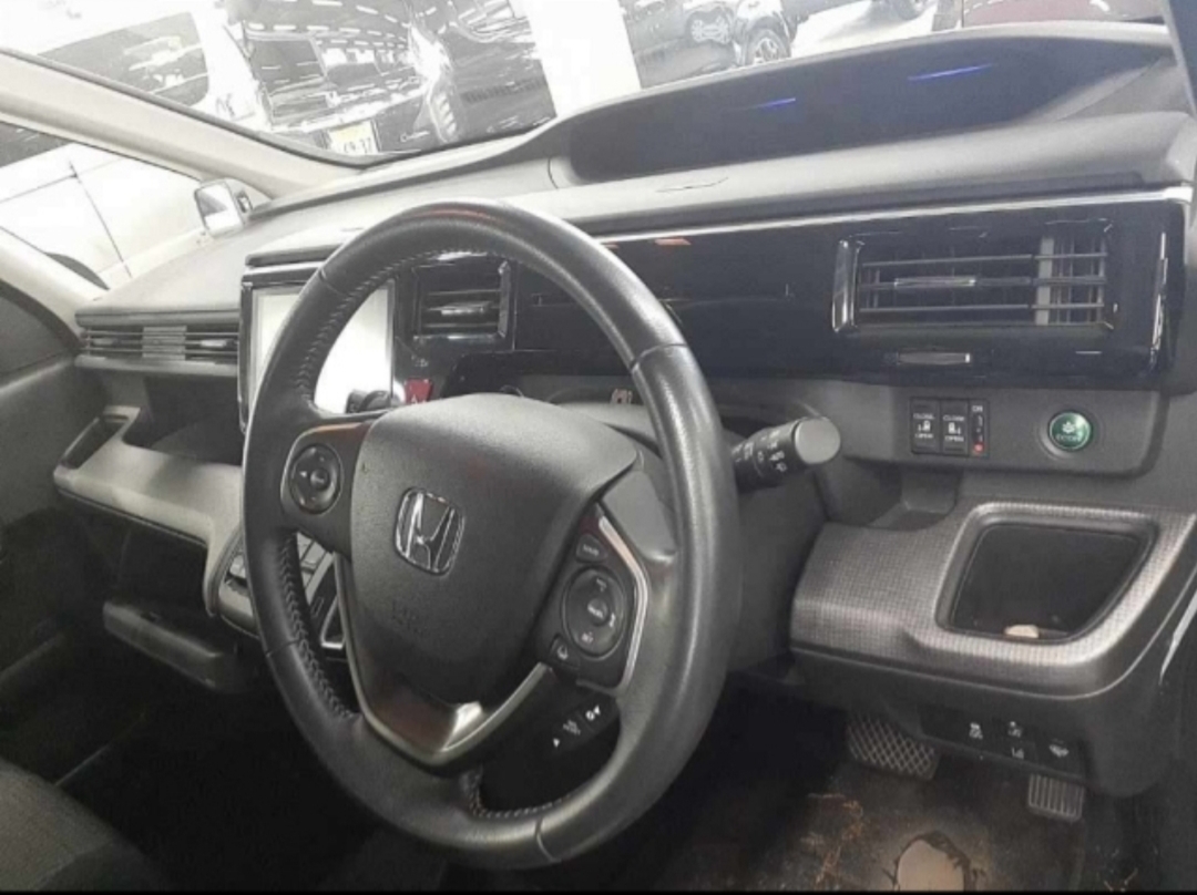 
Honda  Stepwgn 1.5 Cvt   rp-4 spada 4 wd  2016 г. full									