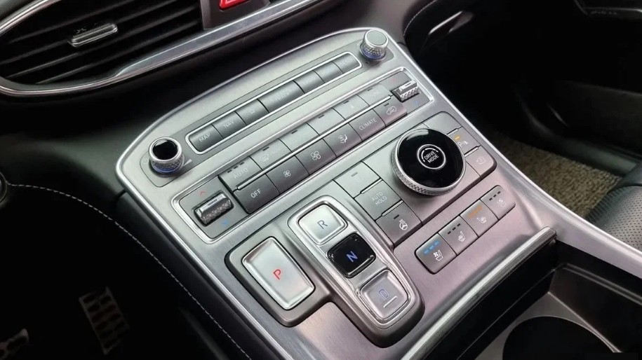 
Hyundai Santa Fe 2021 2.2 дизель 56800км full									