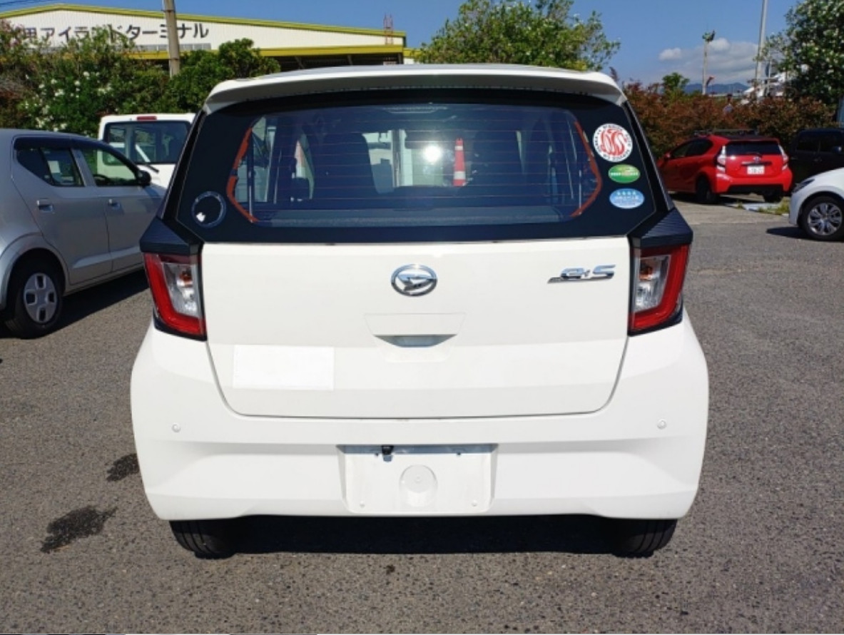 Daihatsi Mira E S 0.7 L 2020 г.