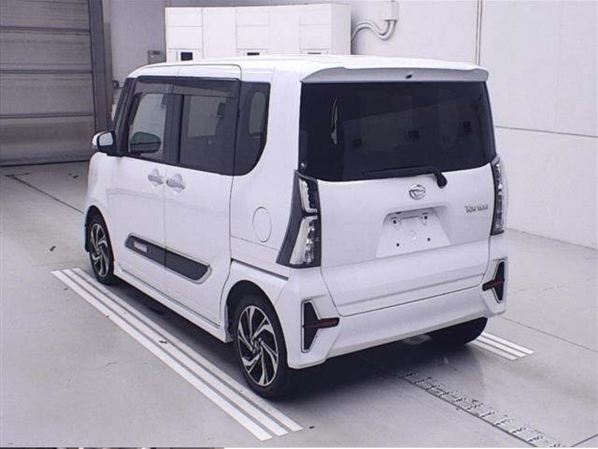 Daihatsu Tanto 0.7 custom RS Style 2022 г.