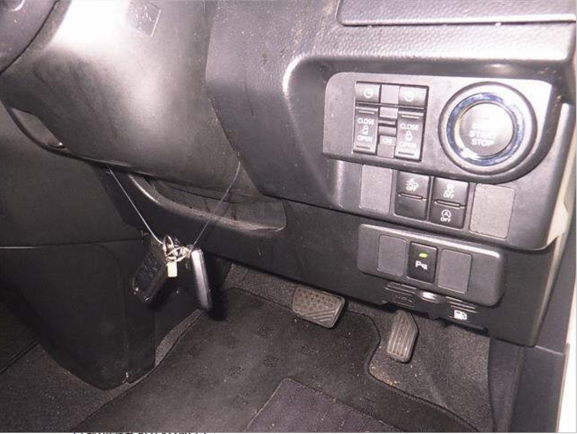
Toyota Roomy 1.0 Custom GT 2020 г. full									