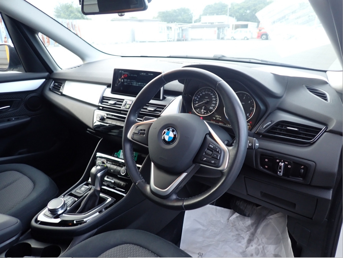 Bmw 218d Active Tourer 2.0 2016 г.