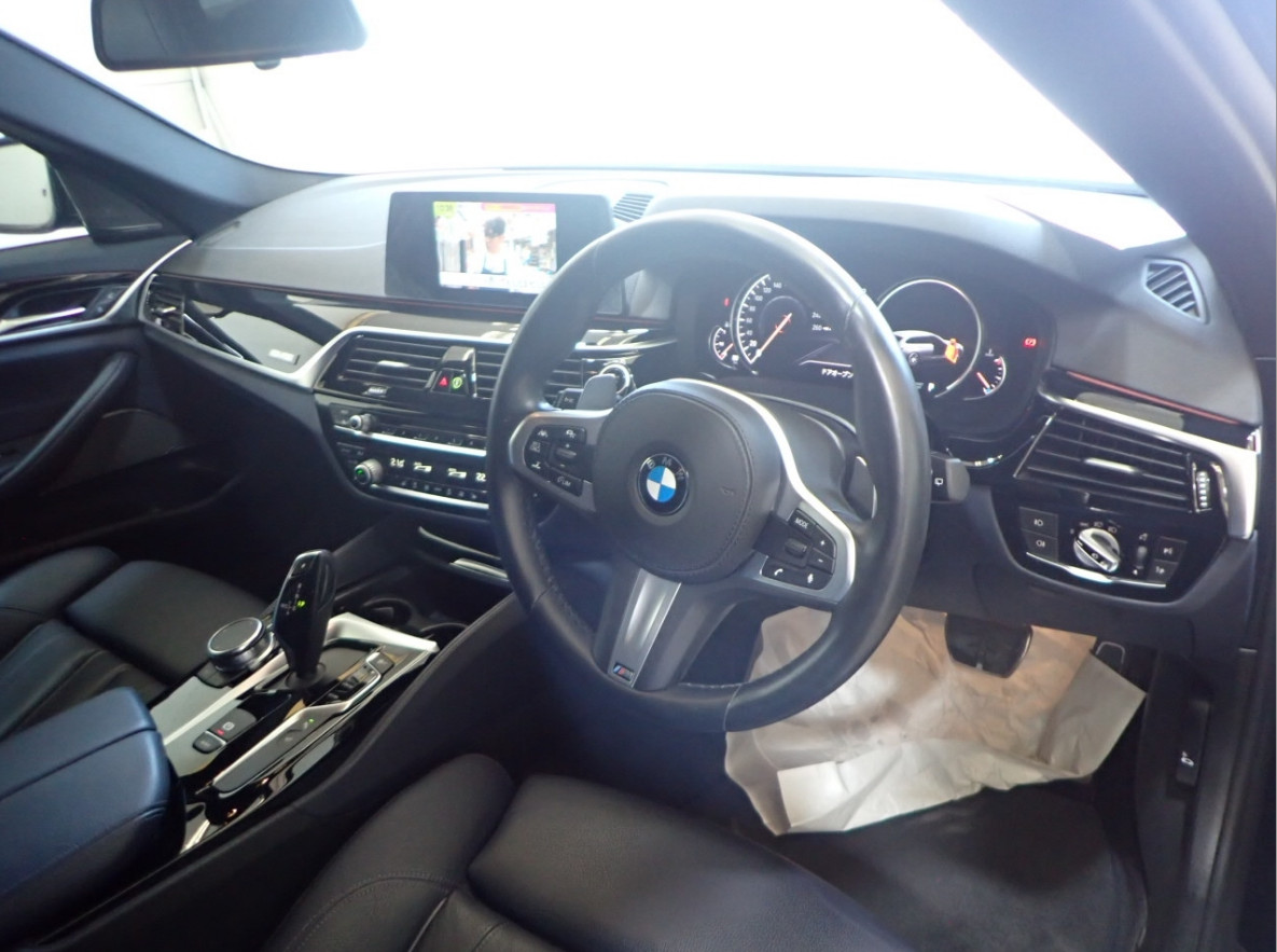 
Bmw 523i Touring Edition Mission Imp. 2.0 2018 г. full									