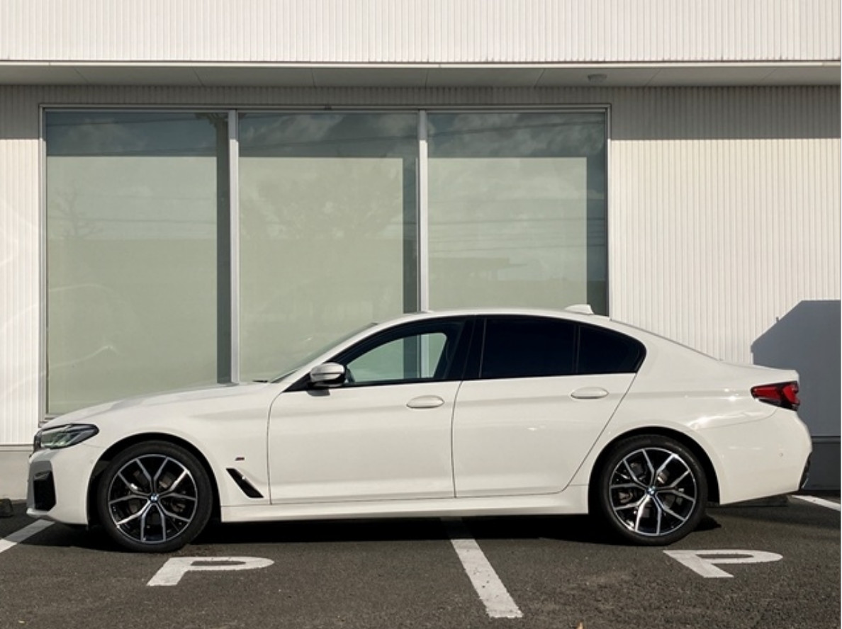 
Bmw 523d Xdrive M sport  2.0 2022г. full									