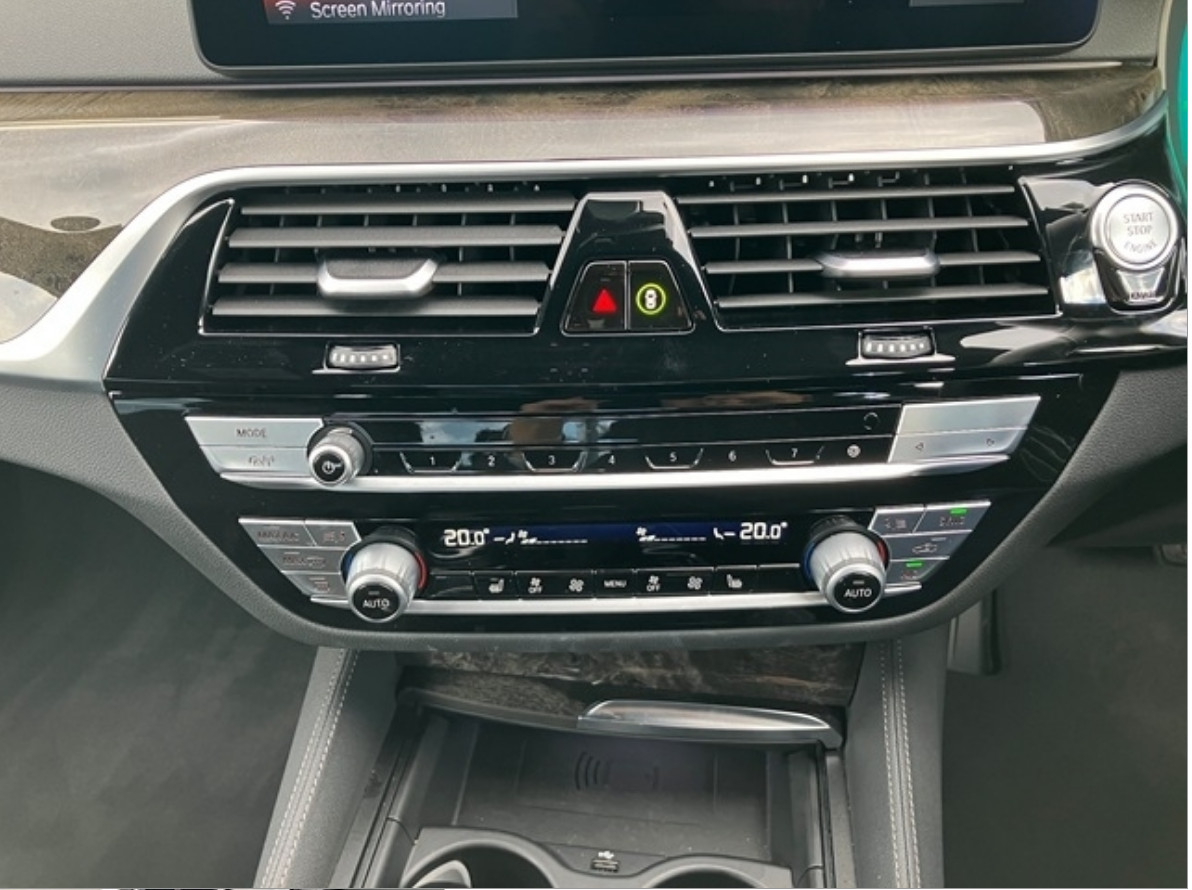 
Bmw 523d Xdrive M sport  2.0 2022г. full									