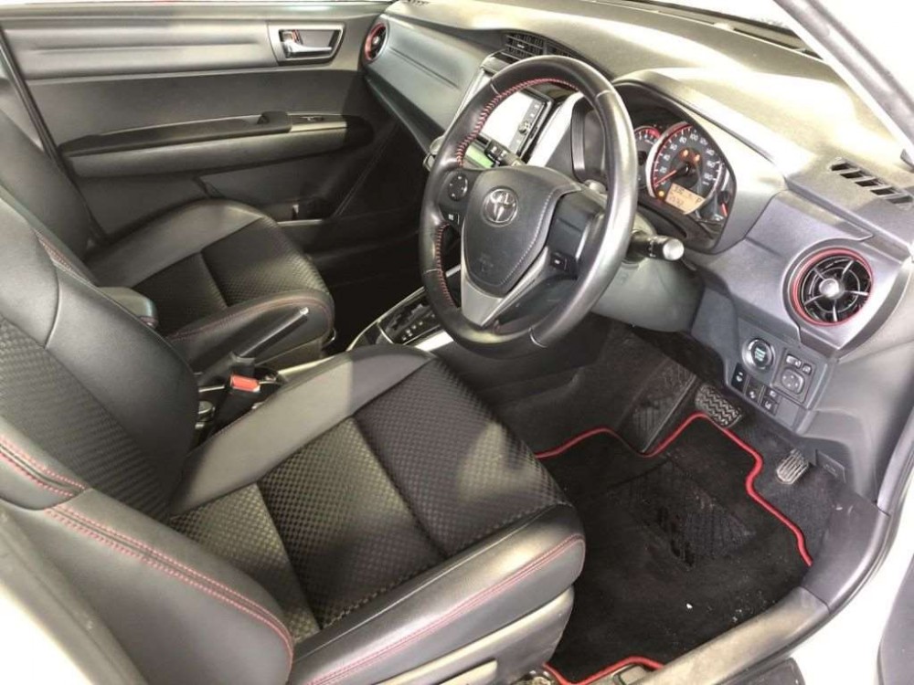 TOYOTA COROLLA FIELDER 1.5G Plus  4WD 2016 г.
