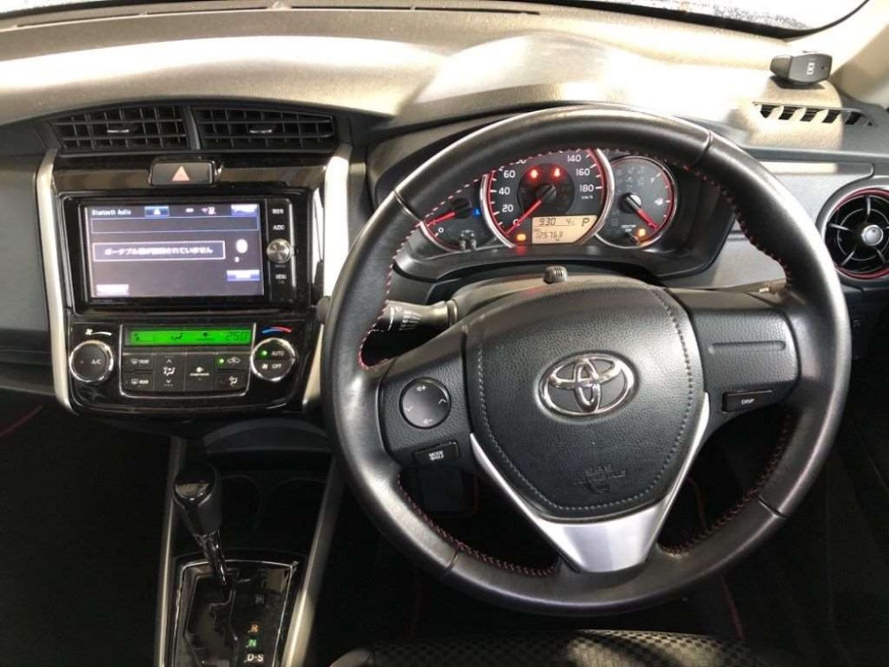 TOYOTA COROLLA FIELDER 1.5G Plus  4WD 2016 г.